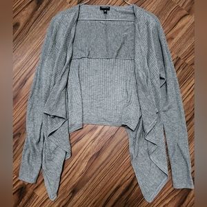 Torrid Cardigan sz 00, good condition